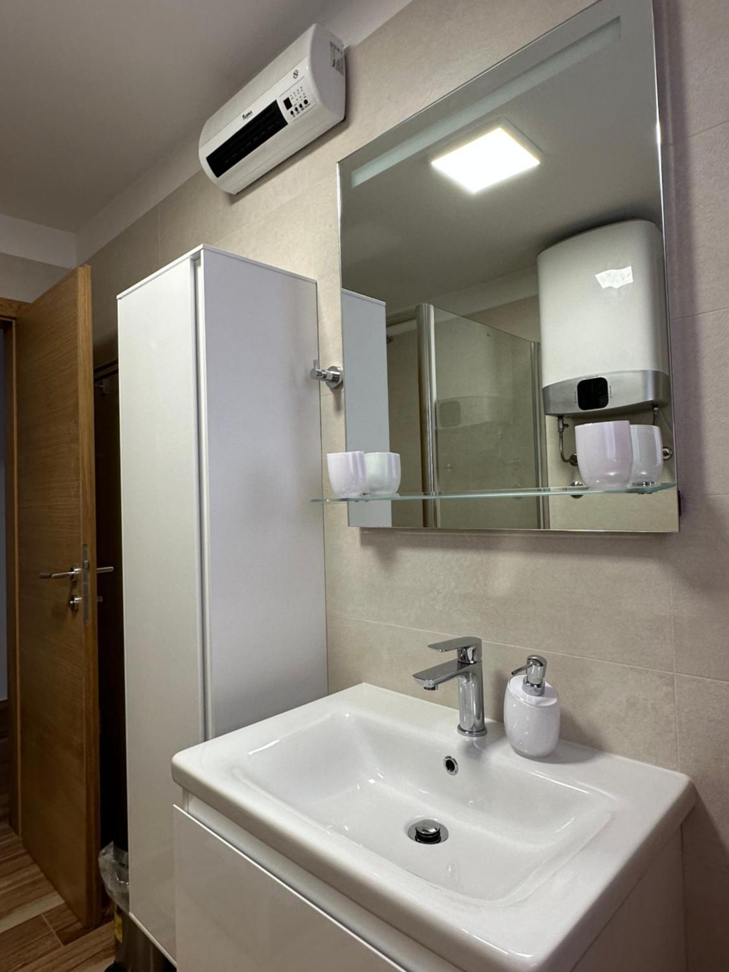 Lux Apartments In Downtown PUY Exterior foto