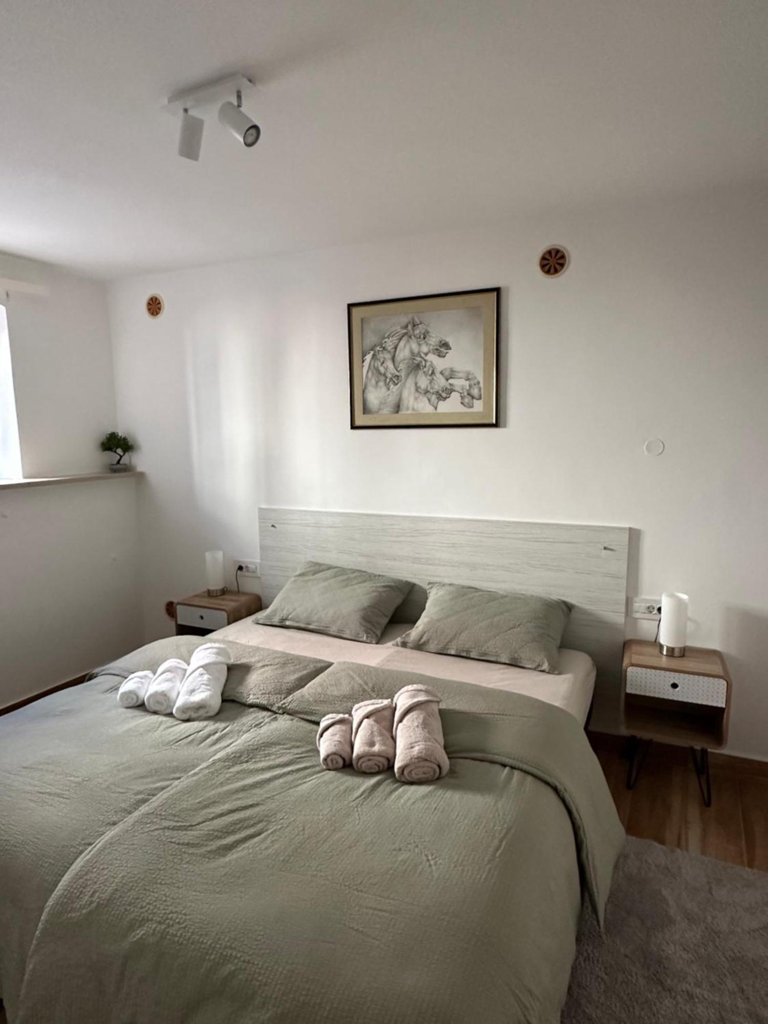 Lux Apartments In Downtown PUY Exterior foto