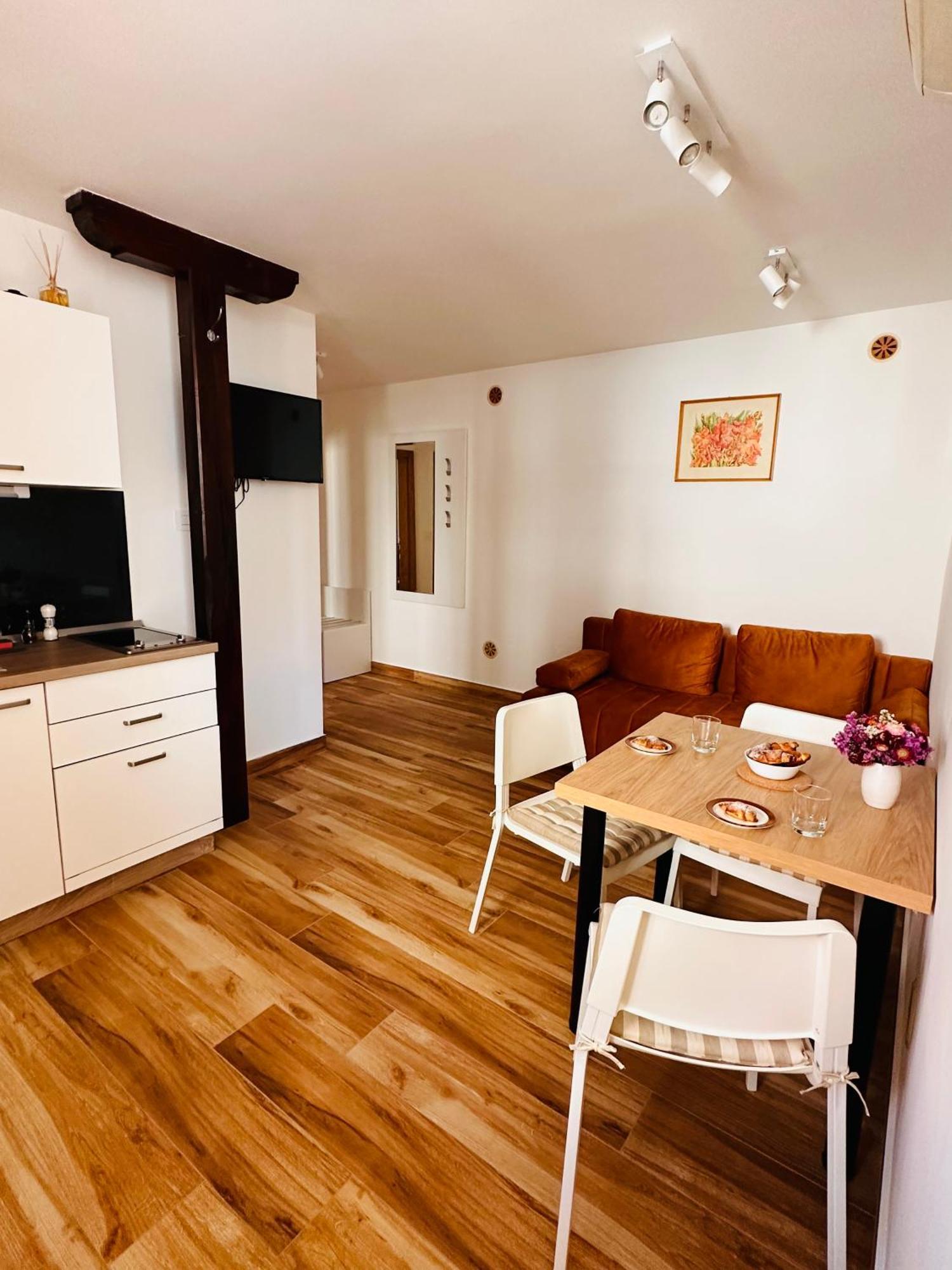 Lux Apartments In Downtown PUY Exterior foto