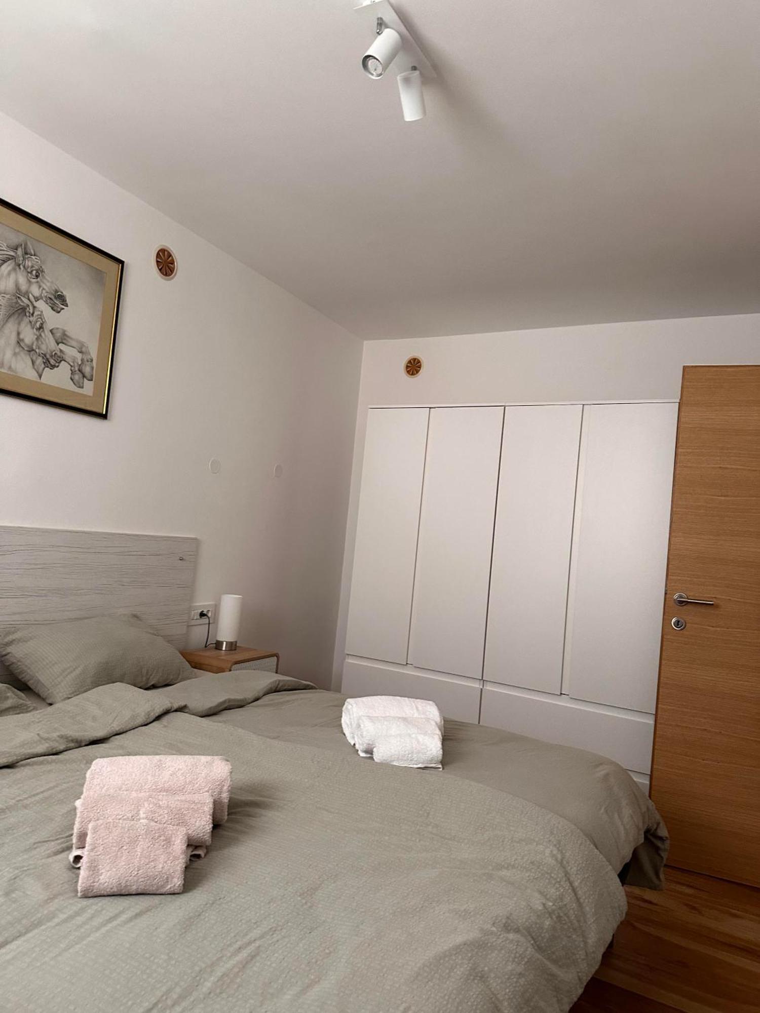 Lux Apartments In Downtown PUY Exterior foto